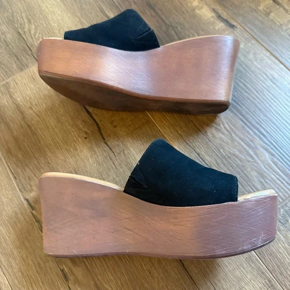 Madden Girl Black Platform Wedge Sandals - Picture 1 of 10